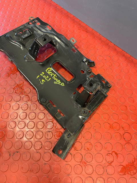 Citroen Berlingo/Peugeot Partner/Vauxhall Combo/Toyota Proace City BATTERY HOLDER AND BRACKET 1.5 2019-2024 P/N 9815288480-1