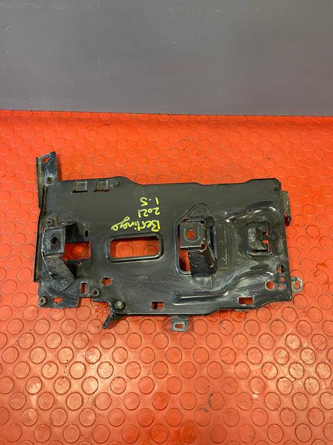 Citroen Berlingo/Peugeot Partner/Vauxhall Combo/Toyota Proace City BATTERY HOLDER AND BRACKET 1.5 2019-2024 P/N 9815288480-1