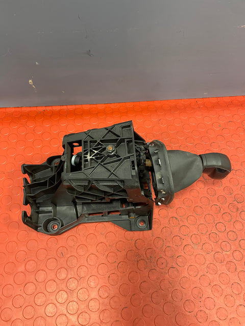 Vauxhall Vivaro/Citroen Dispatch/Peugeot Expert/Toyota Proace/Fiat Scudo GEAR SELECTOR 2019-2024 P/N 9814652680