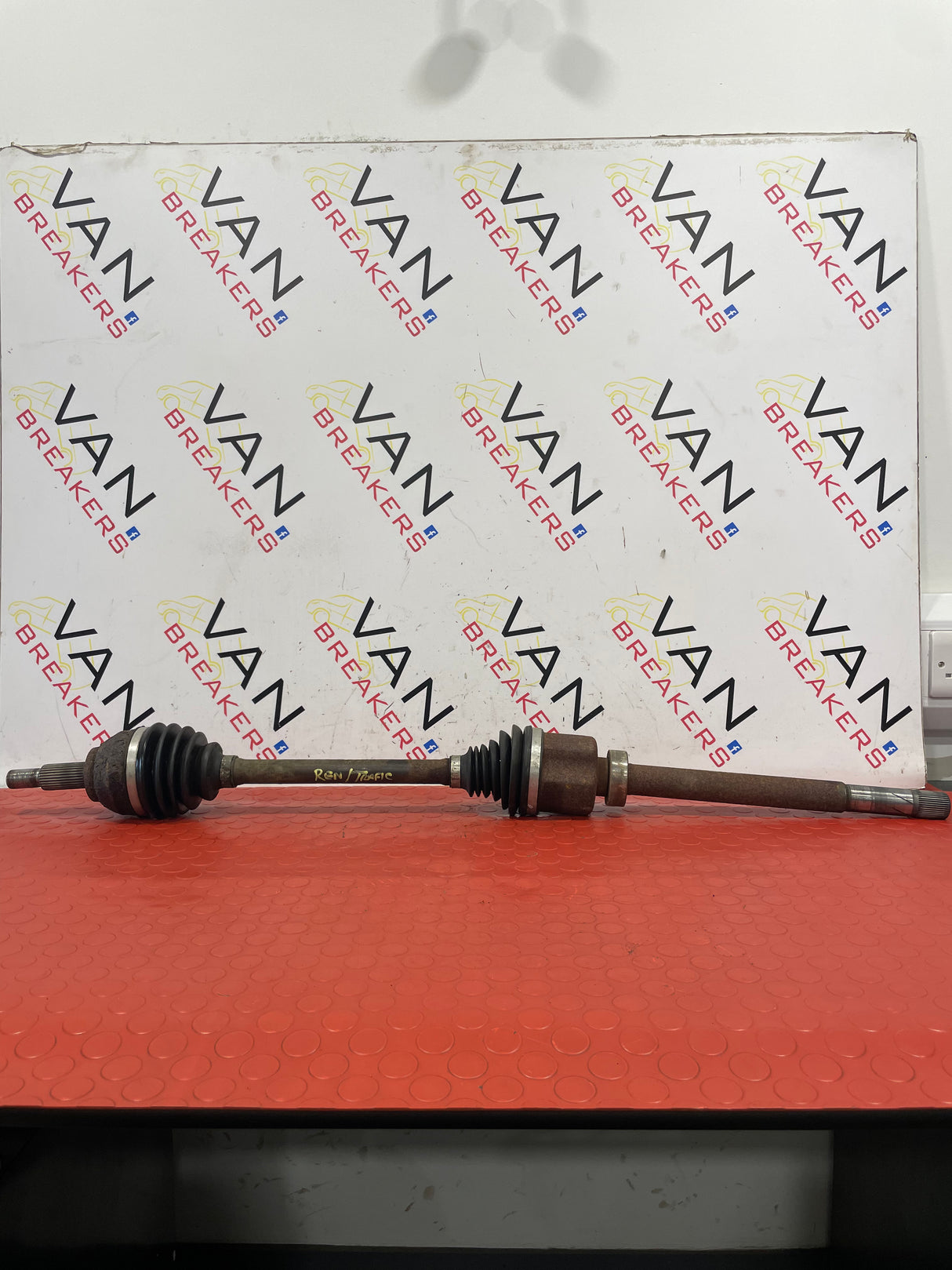 Renault Trafic/Vauxhall Vivaro/Nissan NV300 DRIVESHAFT Drivers Side 1.6 2014-2017 P/N 391005010R