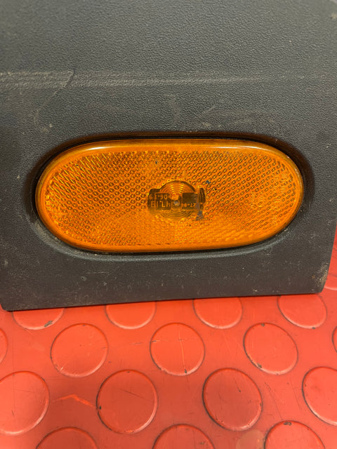Mercedes Sprinter SIDE MARKER LIGHT/CLEARANCE LIGHT Damaged see pictures P/N A9068201456