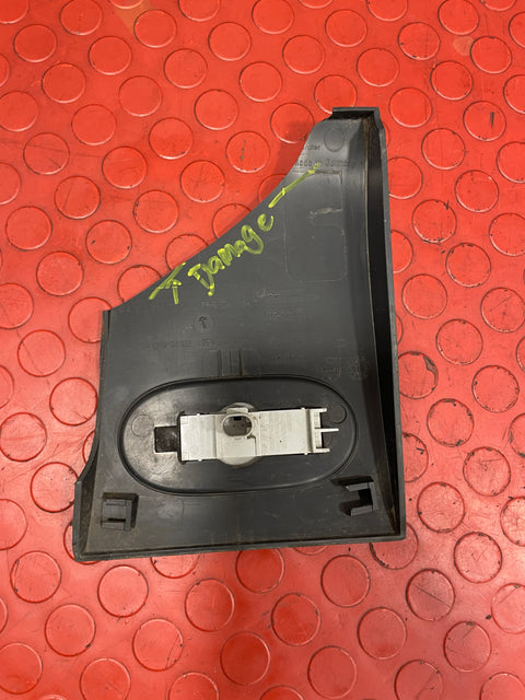 Mercedes Sprinter SIDE MARKER LIGHT/CLEARANCE LIGHT Damaged see pictures P/N A9068201456