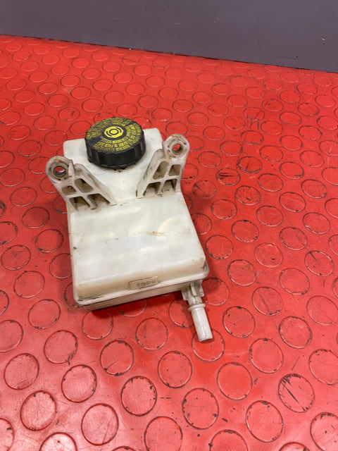 Citroen Berlingo/Peugeot Partner BRAKE FLUID RESERVOIR 1.6 2008-2018 P/N 9680907780