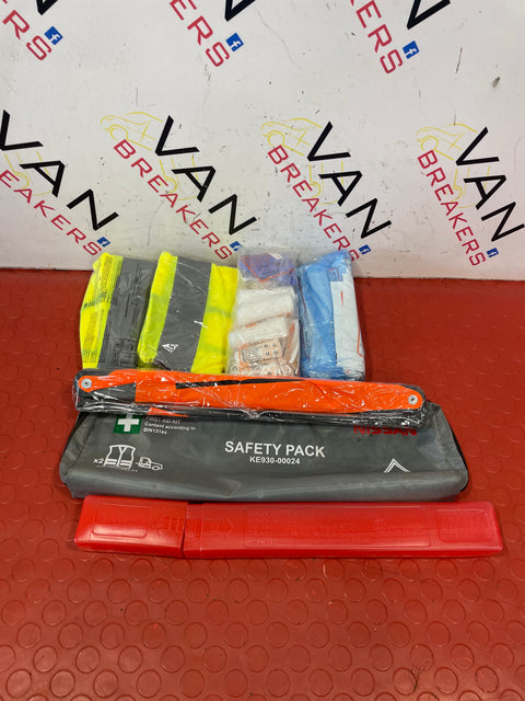 Nissan Navara SAFETY PACK COMES WITH TWO HIVIS VESTS, FIRST AID KIT AND WARNING TRIANGLE P/N KE93000024