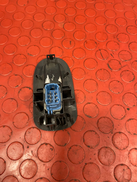 Renault Master/Vauxhall Movano/Nissan NV400 WINDOW SWITCH Passenger's Side 2.3 MK3 P/N 8200548968