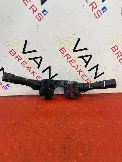 Nissan Navara WINDOW WIPER/ INDICATOR CONTROL SWITCH P/N 479455BC1A