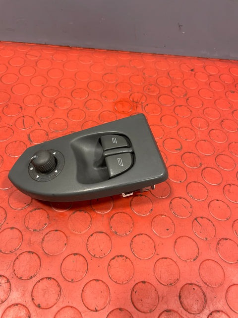 Citroen Relay/Fiat Ducato/Peugeot Boxer WINDOW CONTROL SWITCH Driver's Side 2002-2006 P/N 735335417
