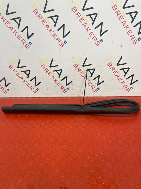 Citroen Berlingo/Peugeot Partner FRONT AIR INTAKE GRILL RUBBER SEAL 2008 >on P/N 9816782280