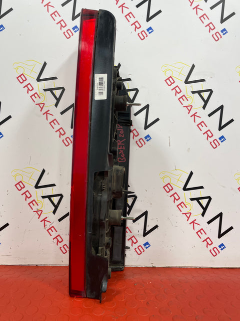 Citroen Relay Peugeot Boxer PASSENGER SIDE TAIL LIGHT 2014-2021 (SMALL CRACK IN LENS PLEASE SEE PICS) P/N 01380673080-c