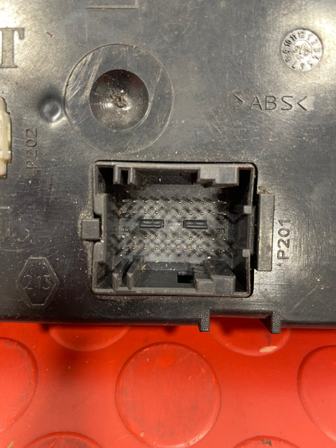 Renault Trafic 1 Vauxhall Vivaro Nissan Primastar (BCM) BODY CONTROL MODULE 2007-2014 P/N P8200530976