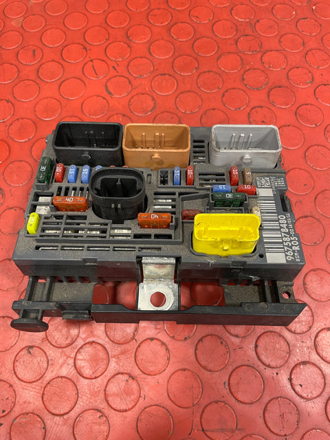 Peugeot Partner/Citroen Berlingo R05 ENGINE BAY FUSE BOX BSM P/N 9675878480