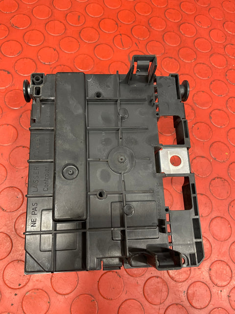 Peugeot Partner/Citroen Berlingo R05 ENGINE BAY FUSE BOX BSM P/N 9675878480