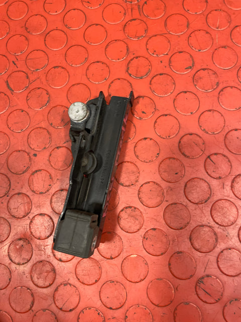 Citroen Berlingo/Peugeot Partner/Vauxhall Combo/Toyota ProAce City SLIDING DOOR RAIL passenger's Side P/N 9817813180