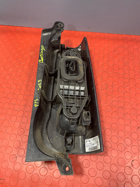 Citroen Berlingo/Peugeot Partner/Vauxhall Combo/Toyota Proace City PASSENGER'S SIDE TAILLIGHT 2019-2024 P/N 9819235880-1