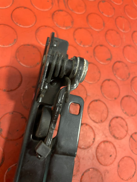 Citroen Berlingo/Peugeot Partner/Vauxhall Combo/Toyota ProAce City SLIDING DOOR RAIL passenger's Side P/N 9817813180