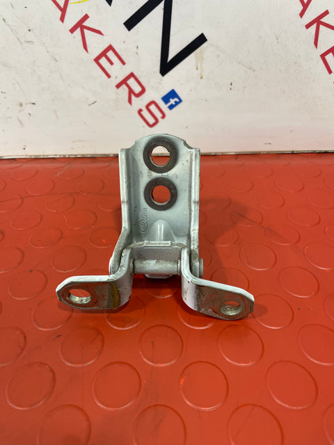 Nissan Navara D/S REAR DOOR HINGE 2015-2024 P/N 82420ZP80A