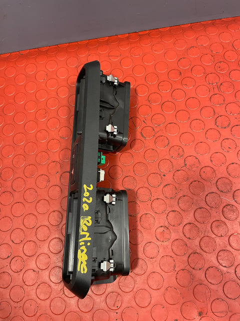 Peugeot Partner/Citroen Berlingo/Vauxhall Combo/Toyota Proace City HAZARD & DOOR LOCKING SWITCH w/ AIR VENTS 2019-2024 P/N 9817042977 / 9817043077