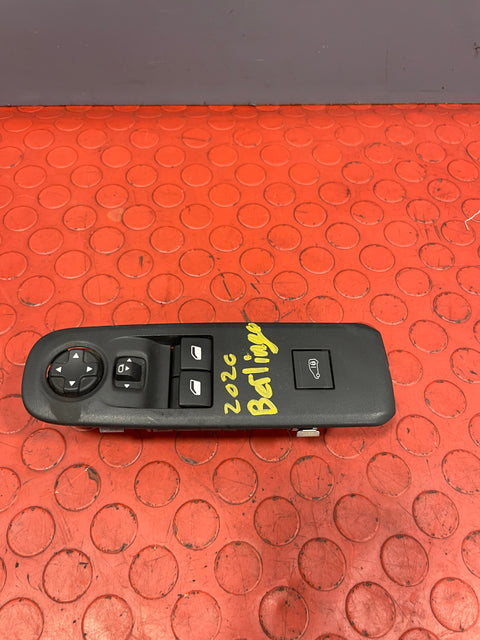 Citroen Berlingo/Peugeot Partner/Vauxhall Combo/Toyota Proace City WINDOW/MIRROR CONTROL SWITCH PANEL (1 Clip Damage) Driver's Side 2019-2024 P/N 98167922ZD
