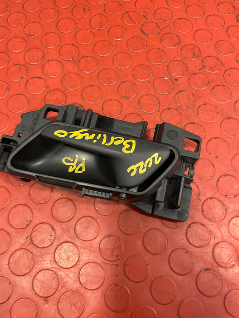 Citroen Berlingo/Peugeot Partner/Vauxhall Combo/Toyota Proace City PASSENGER SIDE FRONT INNER DOOR HANDLE 2019-2023 P/N 9819743977