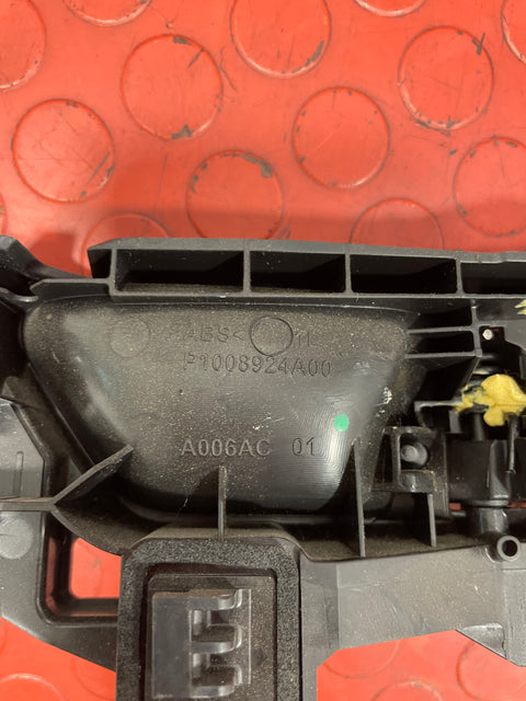 Citroen Berlingo/Peugeot Partner/Vauxhall Combo/Toyota Proace City PASSENGER SIDE FRONT INNER DOOR HANDLE 2019-2023 P/N 9819743977