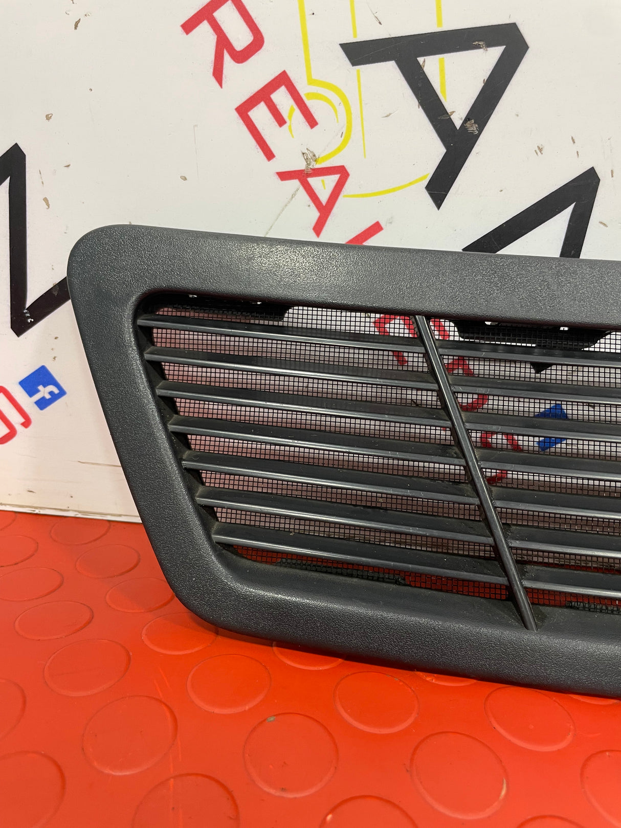 Ford Transit BONNET GRILL RIGHT SIDE P/N BK3116585DE