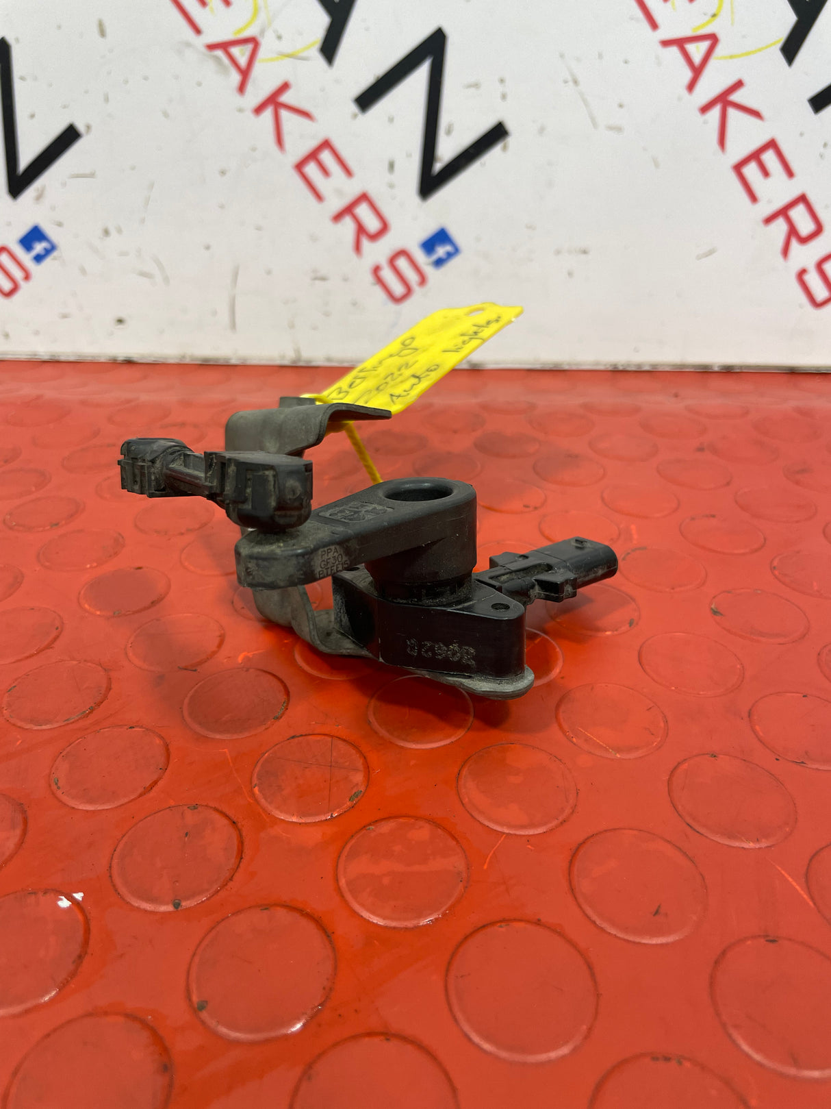 Citroen Berlingo Peugeot Partner HEADLIGHT LEVELING SENSOR AND BRACKET (RIGHT SIDE) 2022 P/N 9817423180