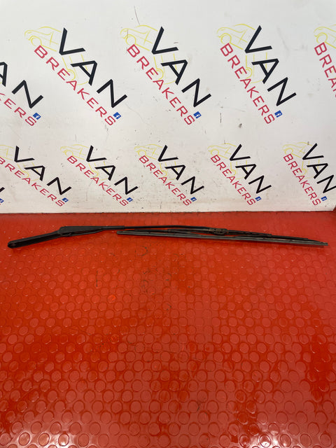 Renault Trafic/ Vauxhall Vivaro P/S WINDSCREEN WIPER 2001-2016 P/N 7700311585