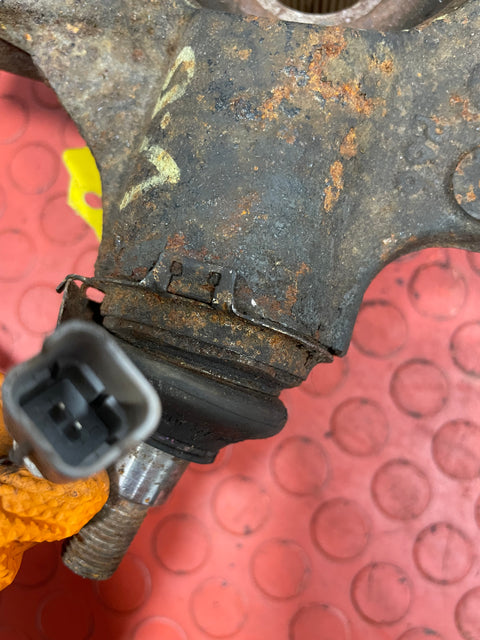 Vauxhall Vivaro/Peugeot Expert/Citroen Dispatch/Toyota Proace FRONT PASSENGER's SIDE HUB WITH ABS SENSOR 6 SPEED 1.6 2016-2024 P/N 1617969380