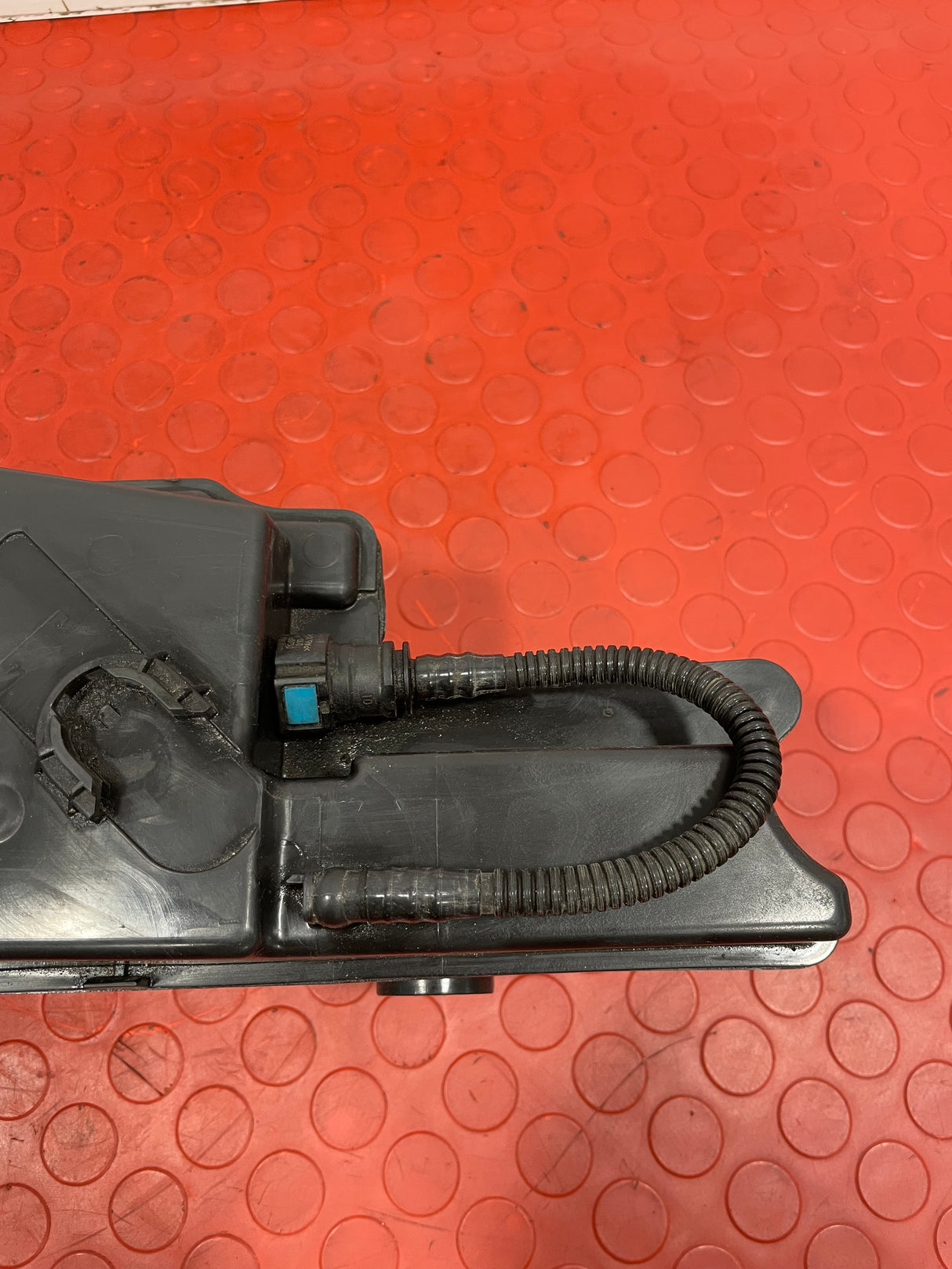 Citroen Berlingo Peugeot Partner FUEL ADDITIVE TANK AND PUMP 1.6 2015-2018 P/N 9816296080