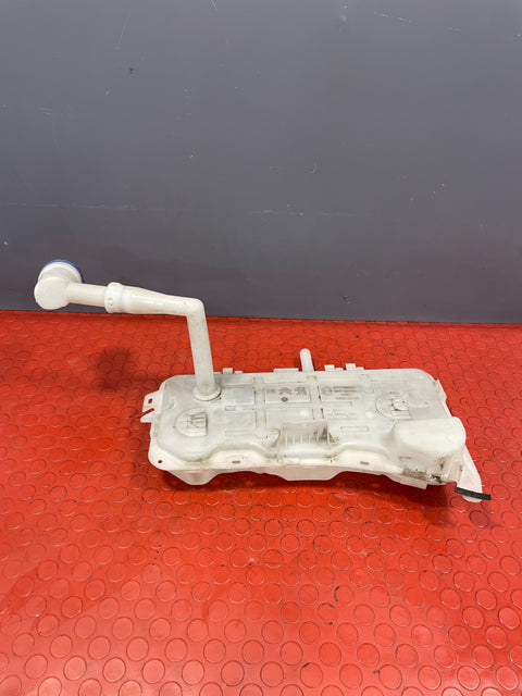 Citroen Berlingo/Peugeot Partner/Vauxhall Combo/Toyota Proace City WINDSCREEN WASHER BOTTLE ASSEMBLY W/ MOTOR PUMP P/N 9817300980 - 2 / 9817269880