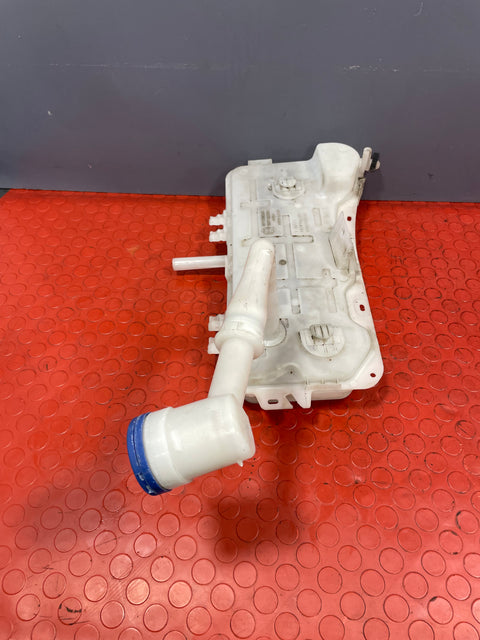 Citroen Berlingo/Peugeot Partner/Vauxhall Combo/Toyota Proace City WINDSCREEN WASHER BOTTLE ASSEMBLY W/ MOTOR PUMP P/N 9817300980 - 2 / 9817269880