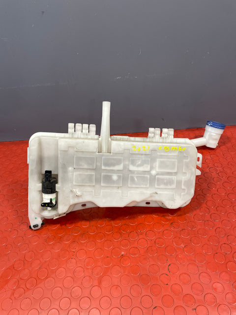 Citroen Berlingo/Peugeot Partner/Vauxhall Combo/Toyota Proace City WINDSCREEN WASHER BOTTLE ASSEMBLY W/ MOTOR PUMP P/N 9817300980 - 2 / 9817269880