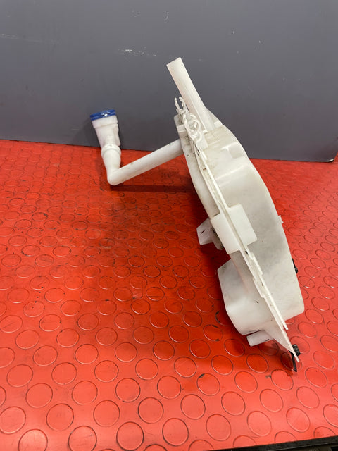 Citroen Berlingo/Peugeot Partner/Vauxhall Combo/Toyota Proace City WINDSCREEN WASHER BOTTLE ASSEMBLY W/ MOTOR PUMP P/N 9817300980 - 2 / 9817269880