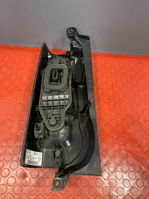 Citroen Berlingo/Peugeot Partner/Vauxhall Combo/Toyota Proace City TAILLIGHT DRIVER'S SIDE 2019-2024 P/N 9820554880 - 1