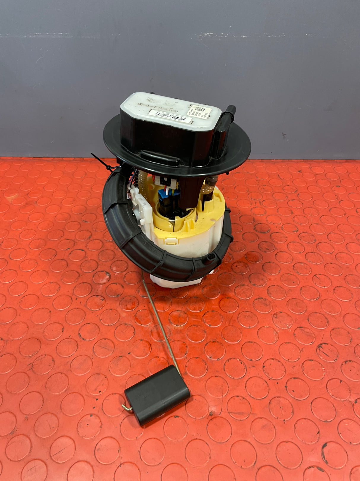 Peugeot Expert/Toyota Proace/Vauxhall Vivaro/Citroen Dispatch/Fiat Scudo FUEL TANK SENDER UNIT (6Pin) 2.0 HDI 2016-2024 P/N 9807056380 - 1 / 28502471