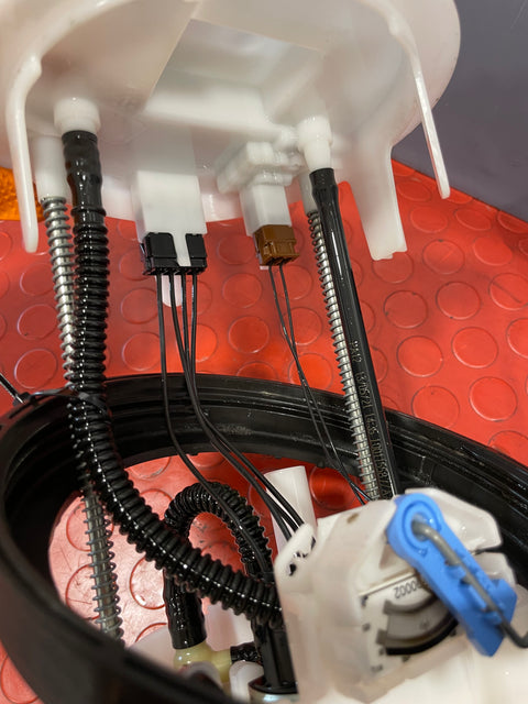 Citroen Berlingo/Peugeot Partner/Vauxhall Combo/Toyota Proace City 1.5 FUEL TANK SENDER UNIT (6 Pin) 2019-2024 P/N 9809359380 - 1 / 100115562AG