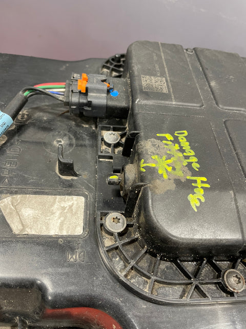 Citroen Berlingo/Peugeot Partner/Toyota Proace City/Vauxhall Combo ADBLUE TANK (Damage in Upper Hose Fitting Please see Photos) 2019-2024 P/N 9817601880 - 2