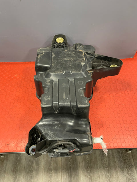 Citroen Berlingo/Peugeot Partner/Toyota Proace City/Vauxhall Combo ADBLUE TANK (Damage in Upper Hose Fitting Please see Photos) 2019-2024 P/N 9817601880 - 2