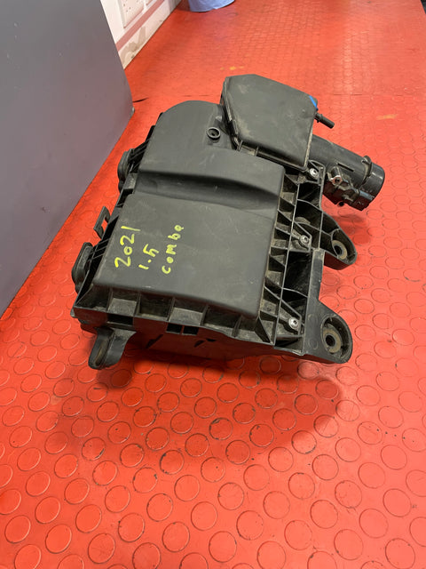 Citroen Berlingo/Peugeot Partner/Vauxhall Combo/Toyota Proace City COMPLETE AIRBOX w/ AIR FILTER & MAF SENSOR 2019-2024 1.5/1.6 P/N 9828002080 - 1