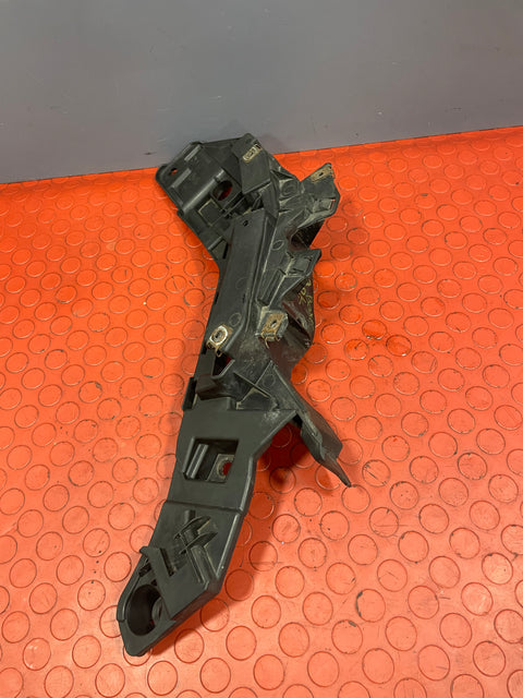 Citroen Relay/Peugeot Boxer/Fiat Ducato HEADLIGHT BRACKET/BUMPER BRACKET Driver's Side 2020 P/N 1391282080