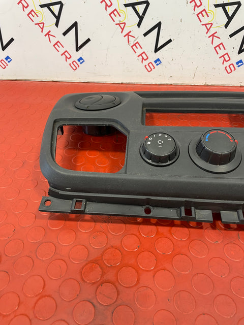 Renault Master DASHBOARD CENTRAL PANEL TRIM WITH VENTS AND CLIMATE CONTROLS 2018 P/N 682600025R