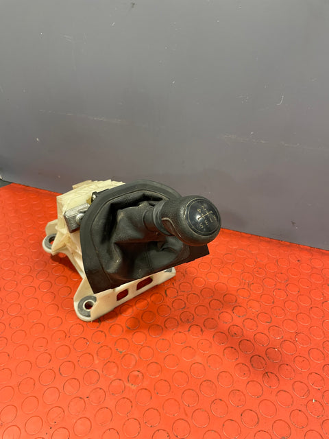 Volkswagen Transporter T6 GEAR SELECTOR 2019 P/N 7E0711025
