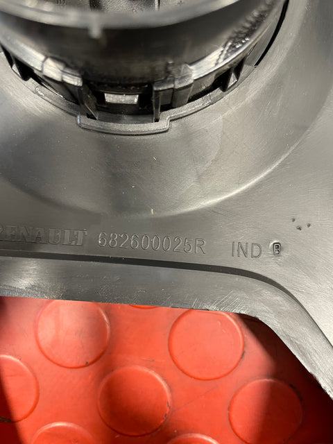 Renault Master DASHBOARD CENTRAL PANEL TRIM WITH VENTS AND CLIMATE CONTROLS 2018 P/N 682600025R