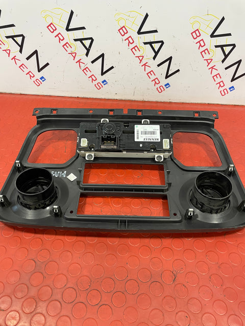 Renault Master DASHBOARD CENTRAL PANEL TRIM WITH VENTS AND CLIMATE CONTROLS 2018 P/N 682600025R