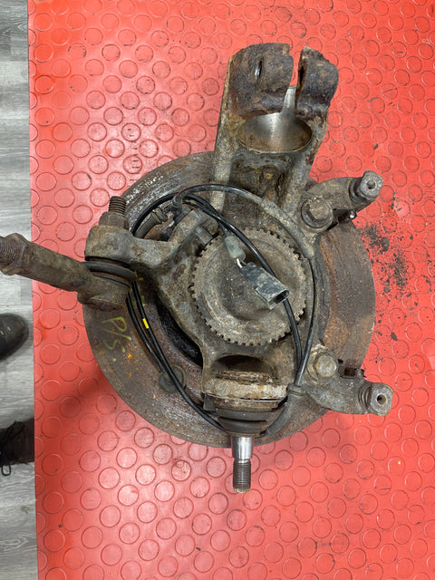 Ford Transit FRONT WHEEL HUB WITH SPEED SENSOR MK7 2.2 RWD Passenger's Side 2006-2014 P/N 6C111104AB / 6C112B372AB