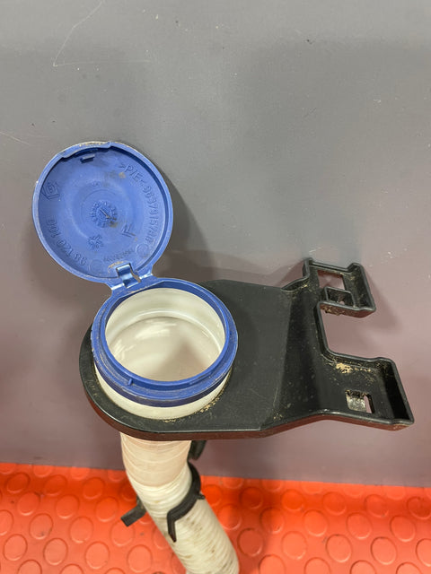 Citroen Dispatch/Peugeot Expert/Toyota Proace/Fiat Scudo MK2 WINDSCREEN WASHER FILLER NECK w/ CAP & MOUNTING TRIM 2008-2016 P/N 9656581880