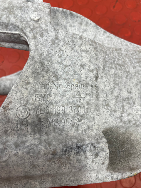 Volkswagen Transporter ENGINE MOUNT P/N 7E0199370