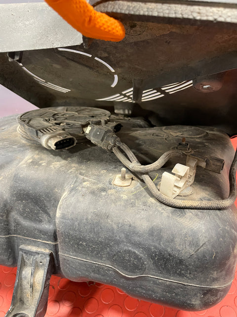 Vauxhall Vivaro/Renault Trafic/Nissan NV300 ADBLUE TANK 1.6 2014-2019 P/N 172A21178R - 1