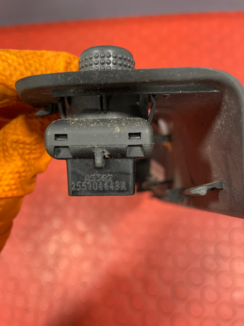 Vauxhall Vivaro/Renault Trafic/Nissan NV300 ELECTRIC WING MIRROR CONTROL SWITCH AND INNER DOOR HANDLE TRIM 1.6 2014-2019 P/N 255704649R / 938666437