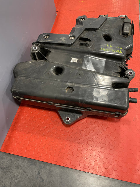 Volkswagen Transporter ADBLUE TANK w/ PUMP 2.0 2024 P/N 7LA131877E R/N 5WA131969 / 7LA971819A / 7LA131531